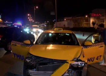 Bayrampaşa’da alkollü şoför kaza yaptı: 4 yaralı